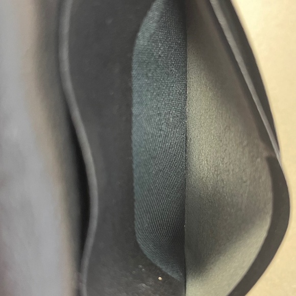 Yves Saint Laurent Vintage Compact Kiss Lock Wallet - Black - Preowned - Picture 7 of 15